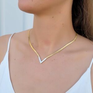 Elegant Gold V-Shaped Necklace